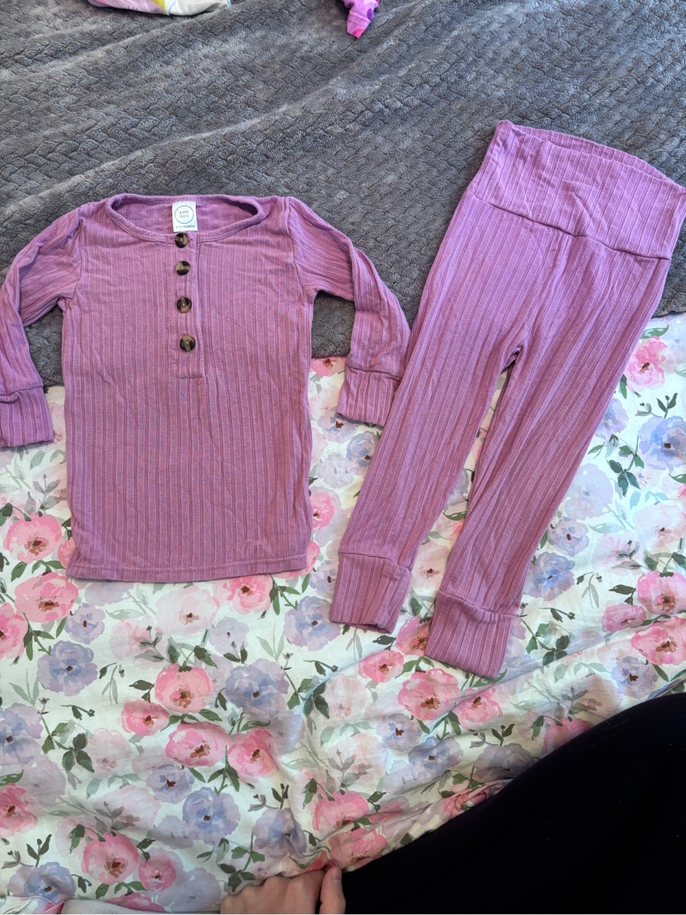 Lou Lou & Company Ribbed Pajama Set - 6-12 Months.